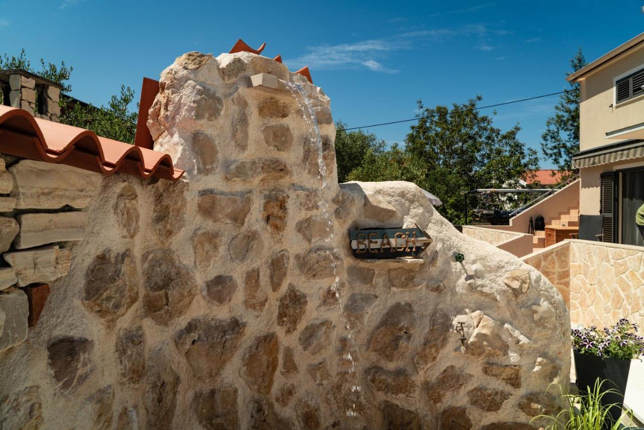 Ferienwohnungen VI La Mare With Heated Pool Zadar Exterior foto