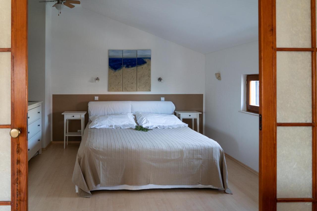 Ferienwohnungen VI La Mare With Heated Pool Zadar Exterior foto