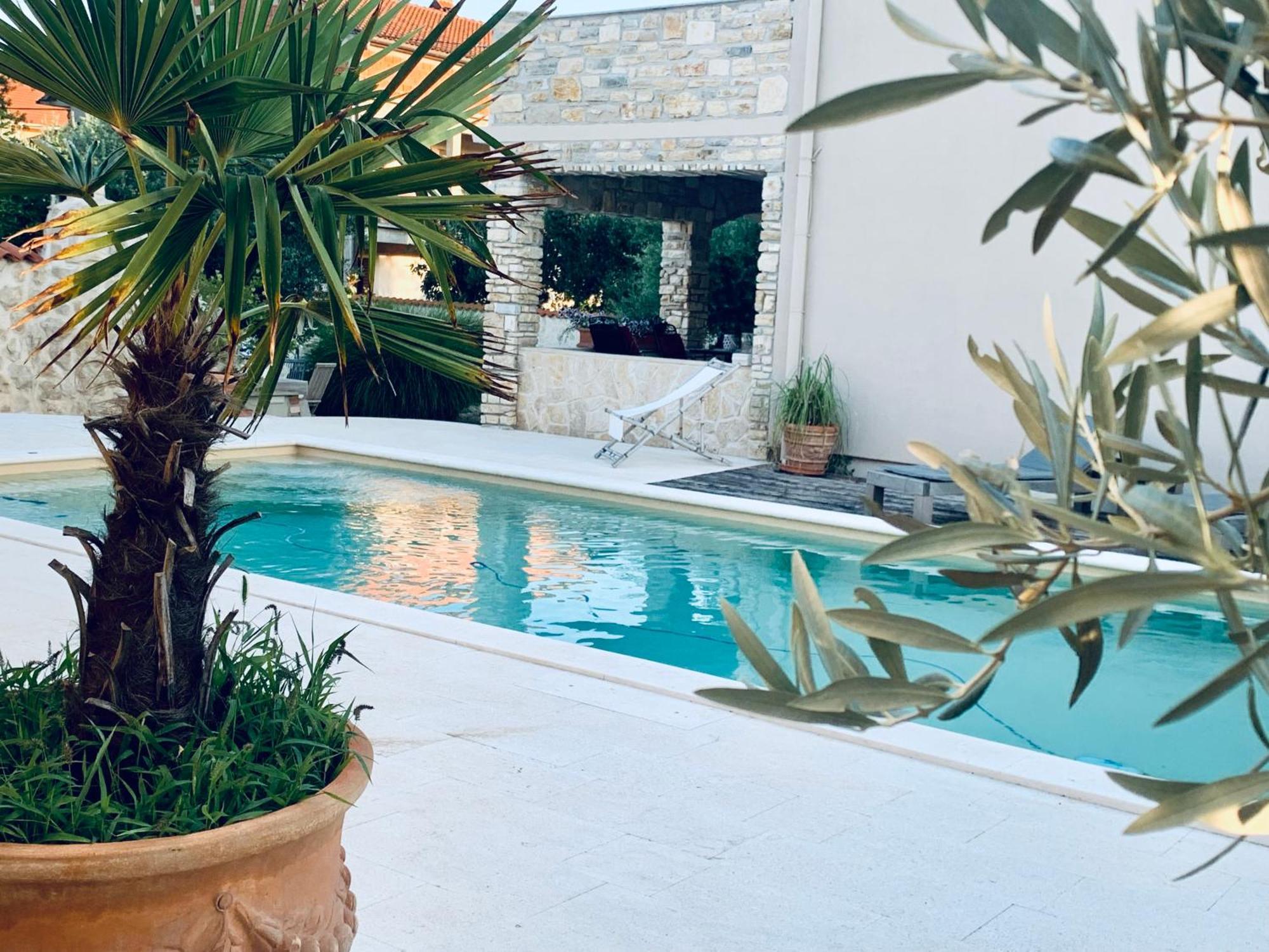 Ferienwohnungen VI La Mare With Heated Pool Zadar Exterior foto