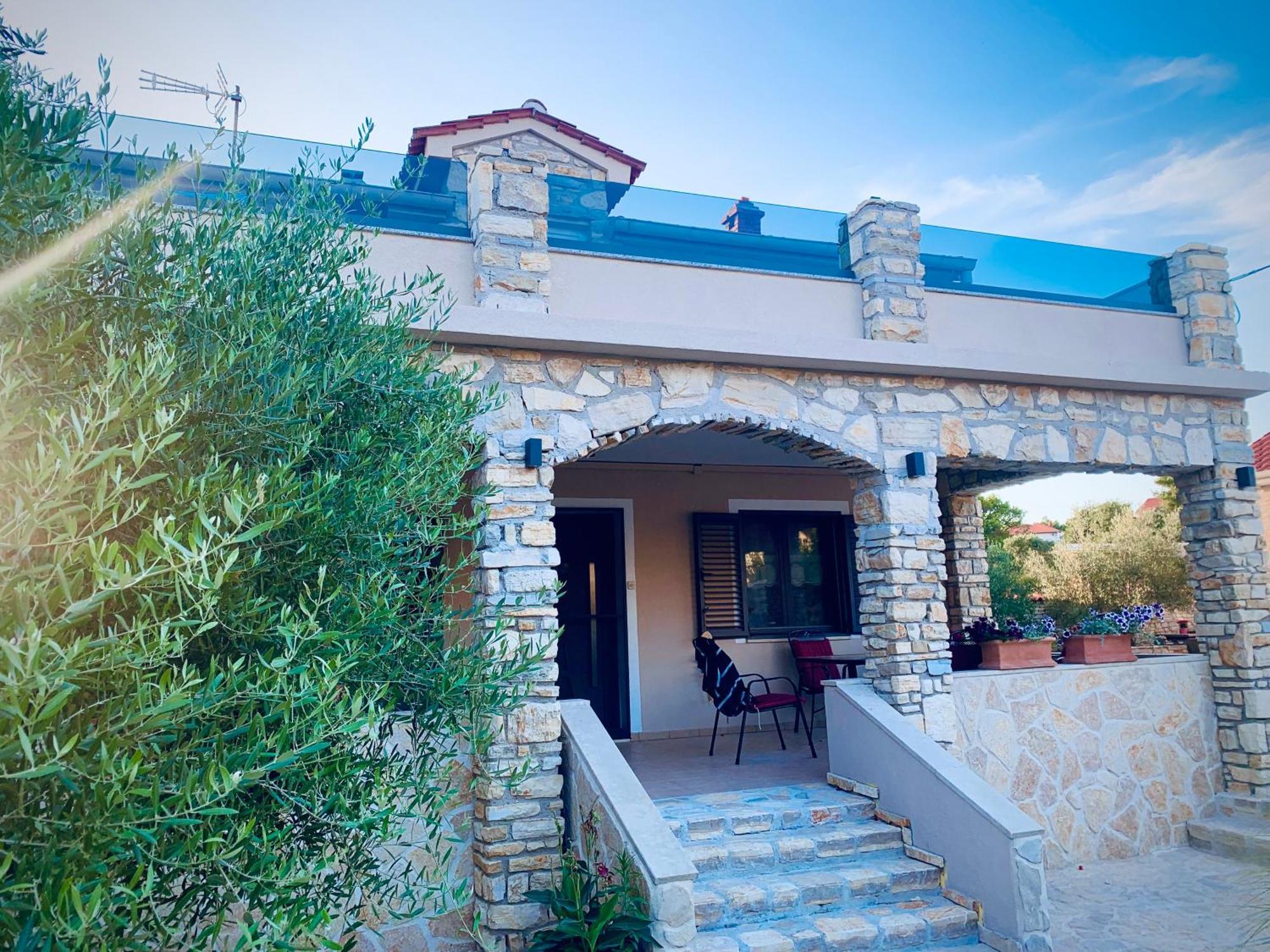 Ferienwohnungen VI La Mare With Heated Pool Zadar Exterior foto