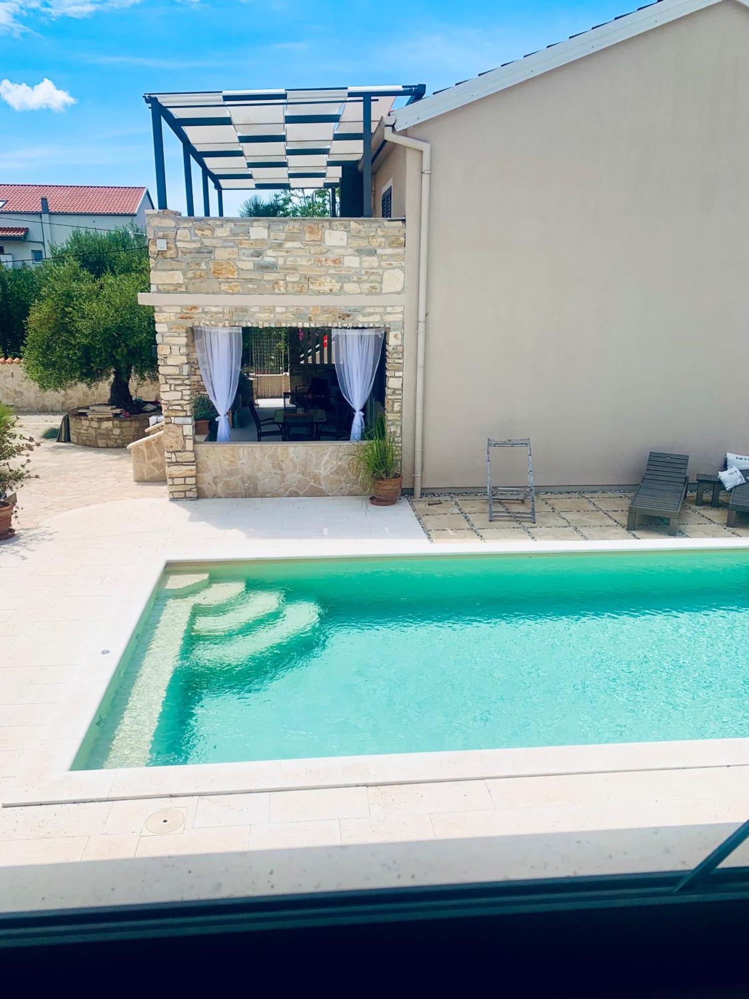 Ferienwohnungen VI La Mare With Heated Pool Zadar Exterior foto